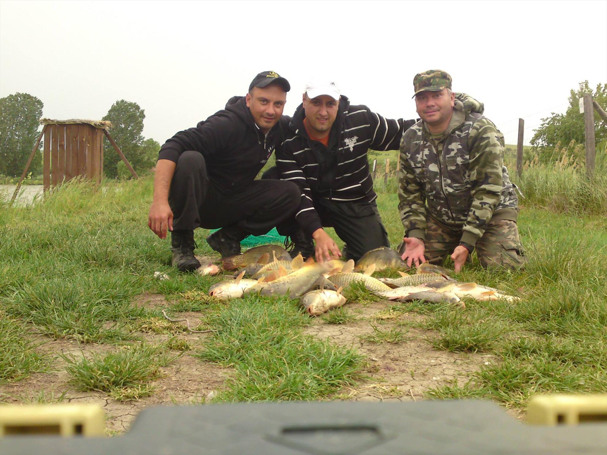 pescuit la sanpaul harghita cu colegii - 9766045951169738547681369430573o.jpg